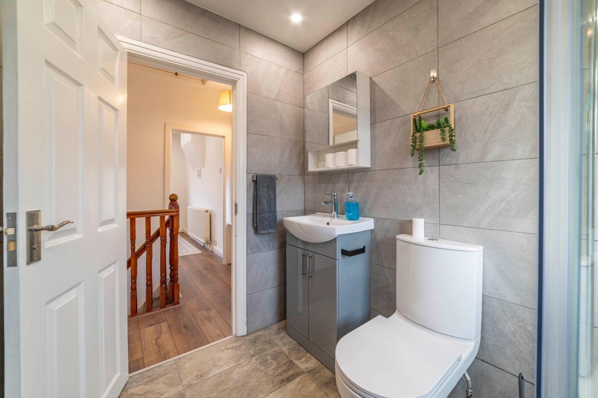 Holiday home Beautiful Three Bedroom House - Escape