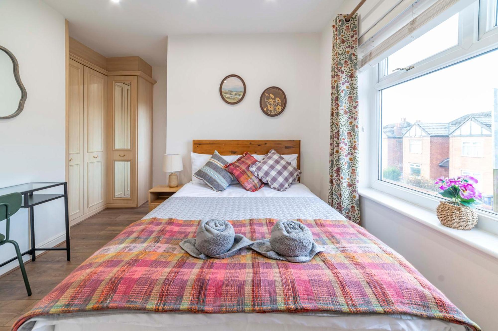 Beautiful Three Bedroom House - Escape