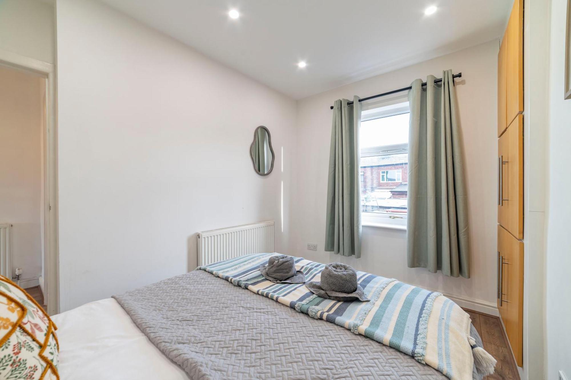 Beautiful Three Bedroom House - Escape * Manchester
