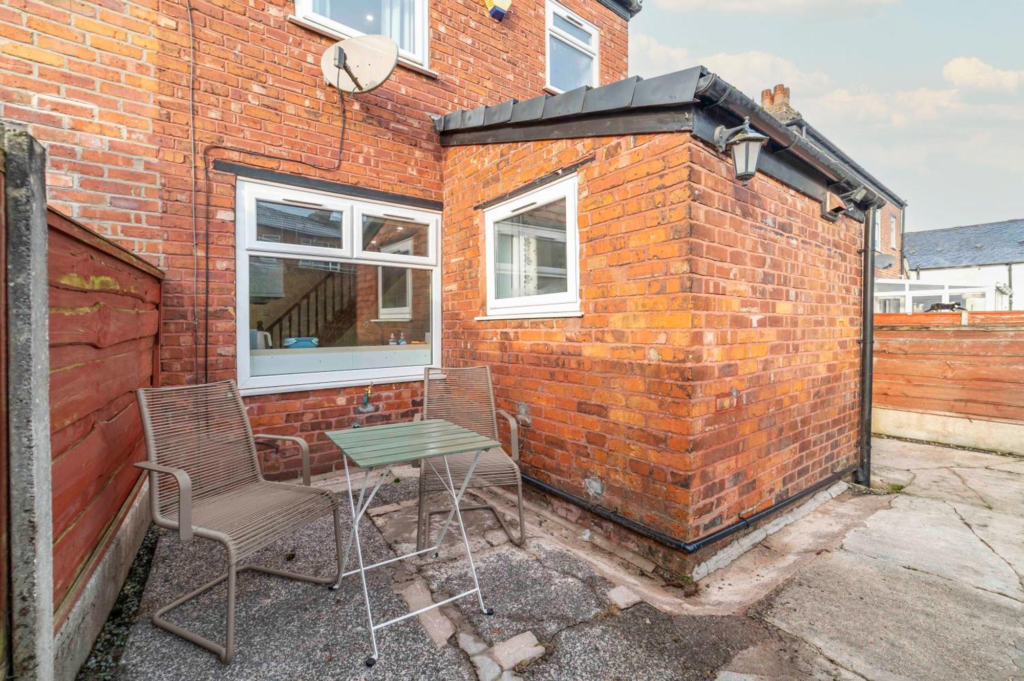 Beautiful Three Bedroom House - Escape * Manchester