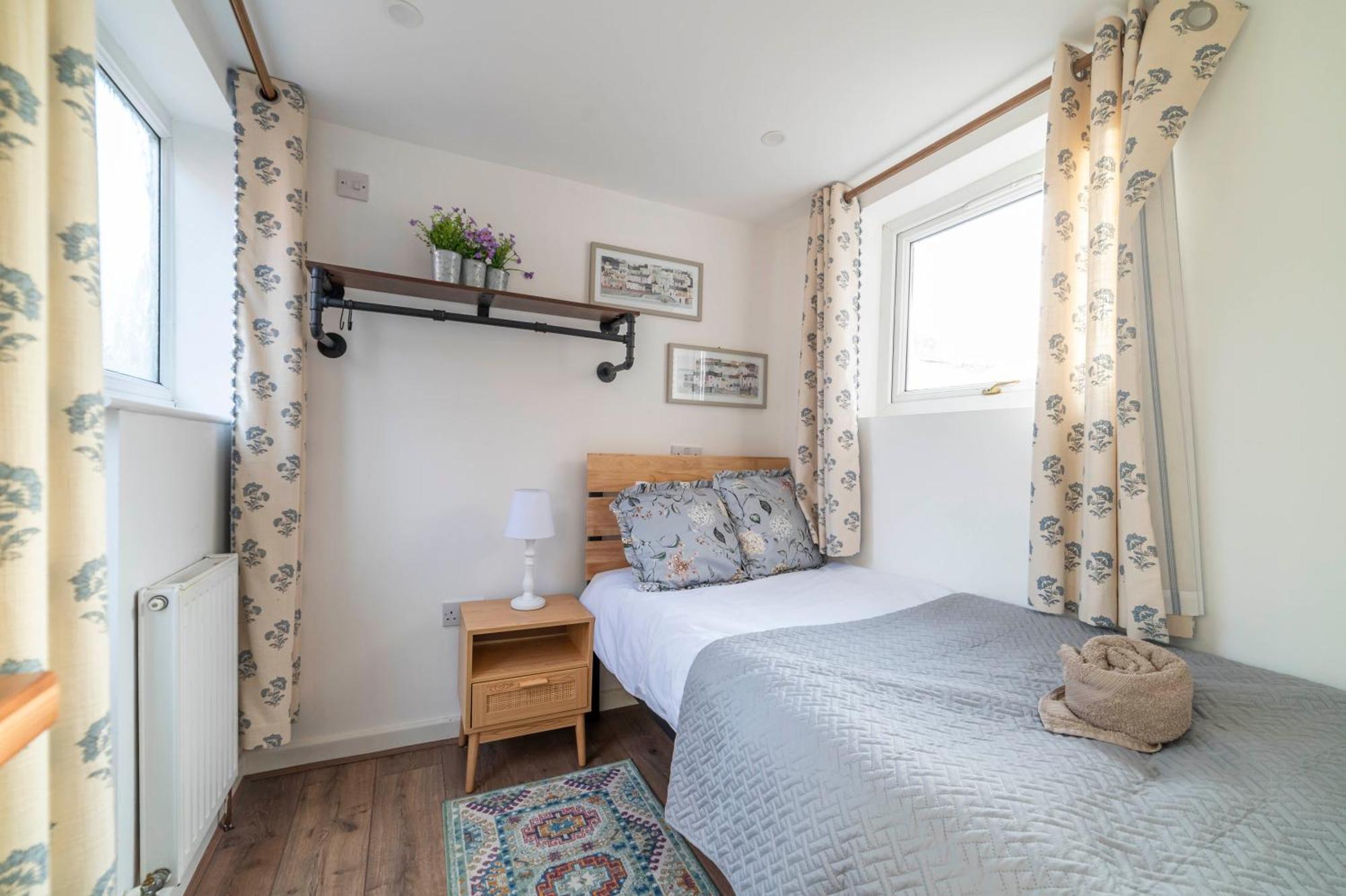 Beautiful Three Bedroom House - Escape